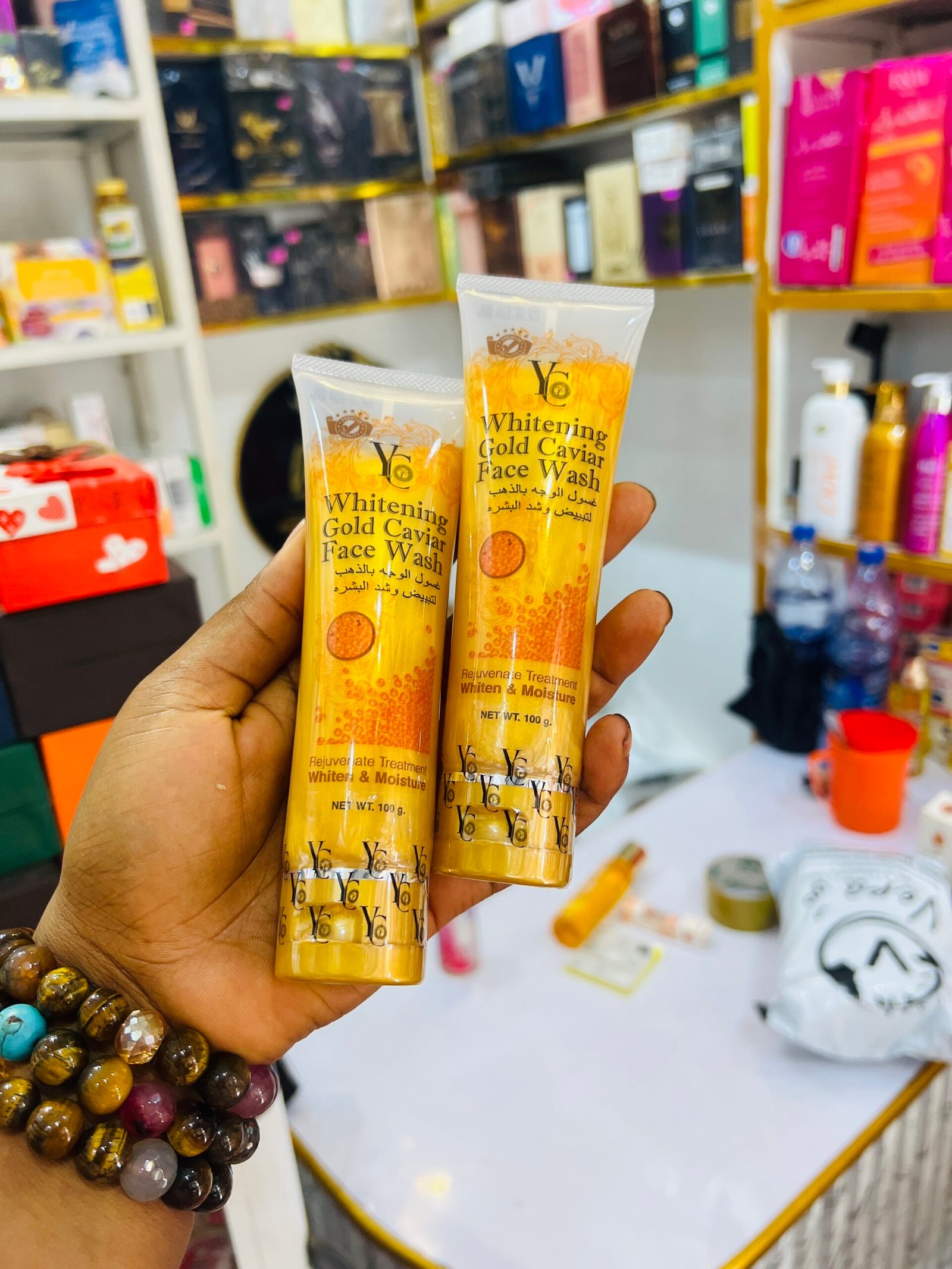 YC whitening gold carvier face wash