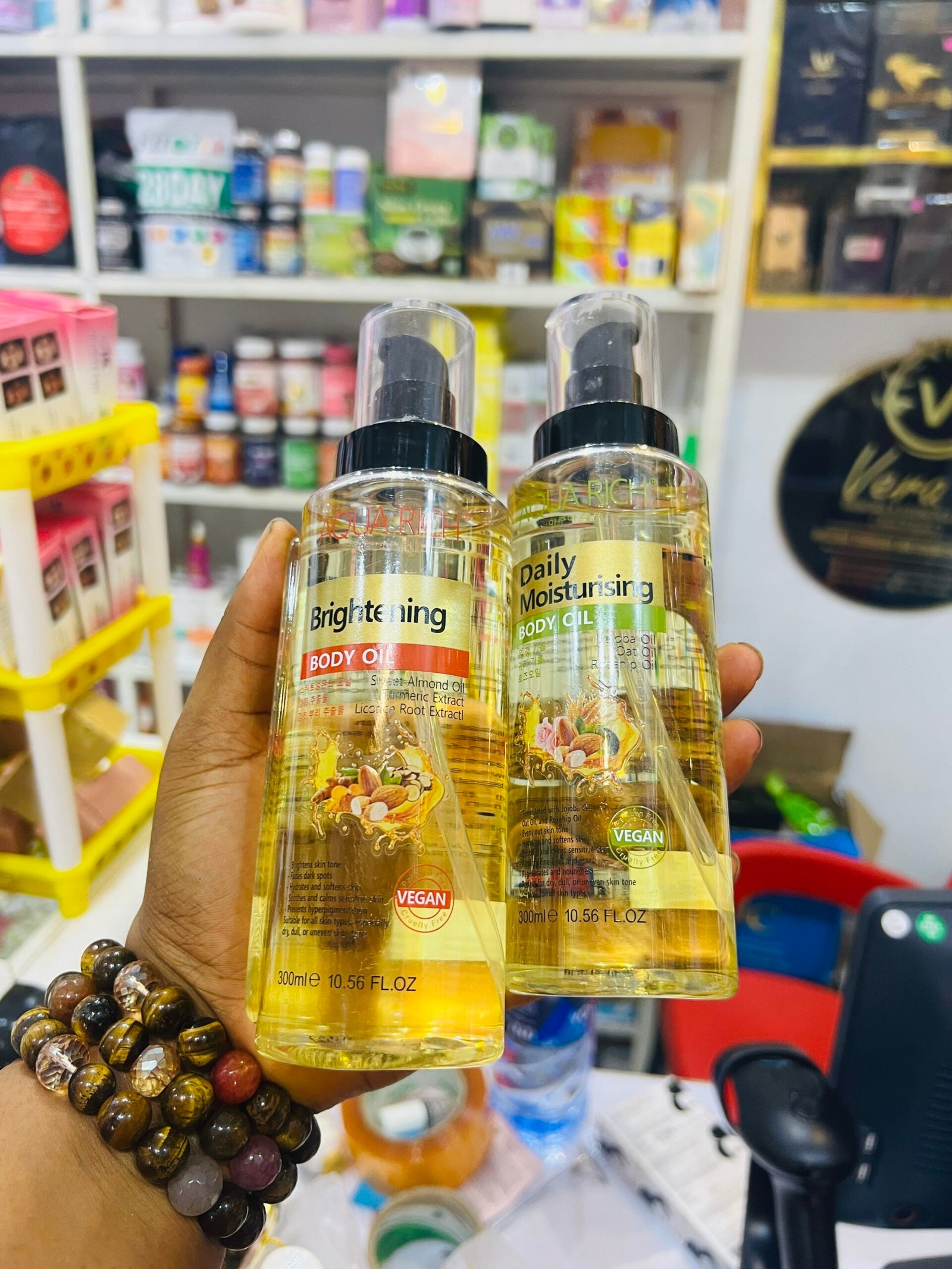 Aqua rich body oil