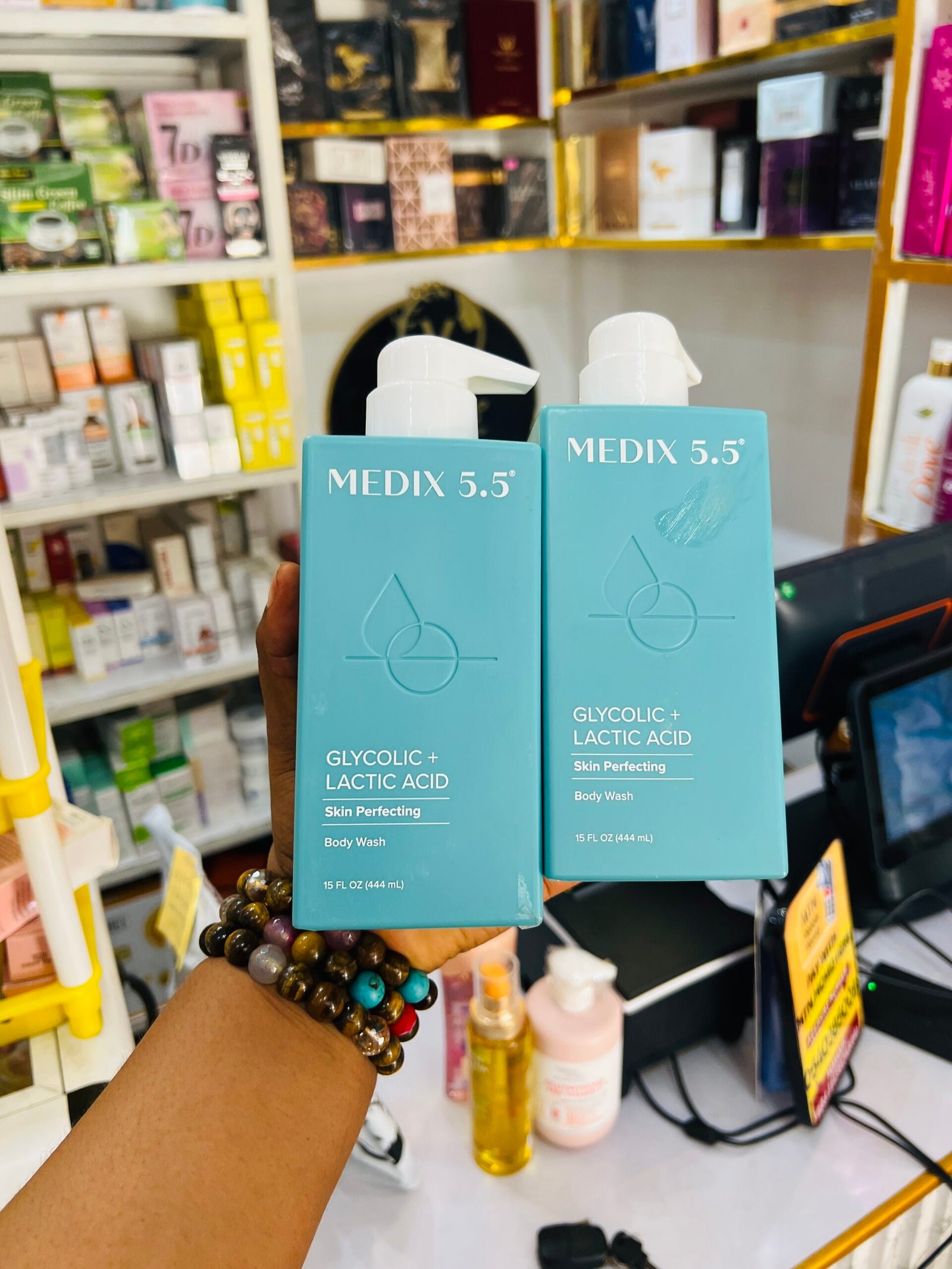 Medix 5.5 glycolic + lactic skin perfecting body wash