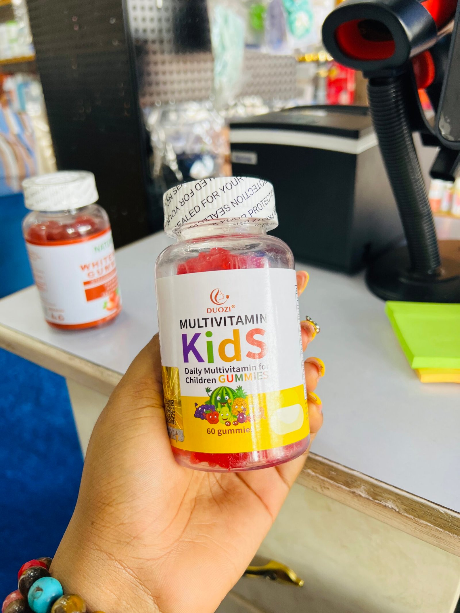Douzi kids multivitamin gummies